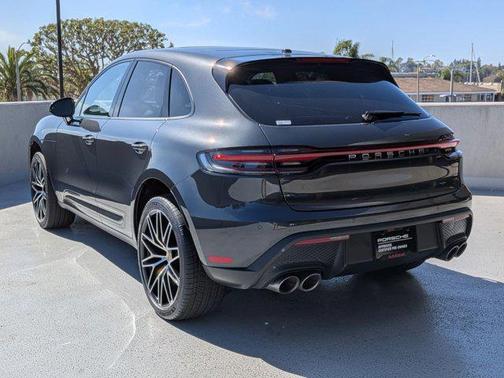 2025 Porsche Macan AWD