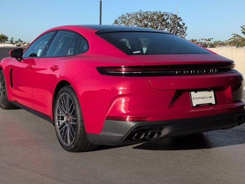 2026 Porsche Panamera RWD