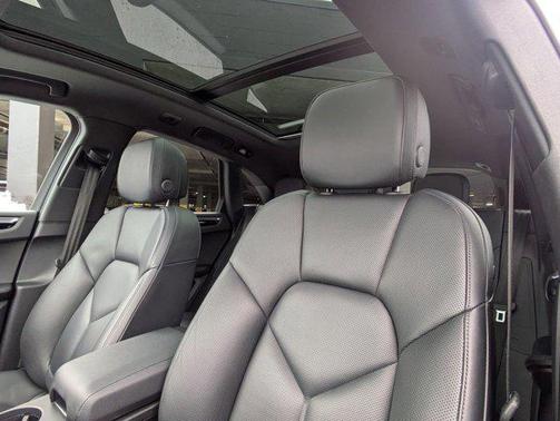 2024 Porsche Macan AWD
