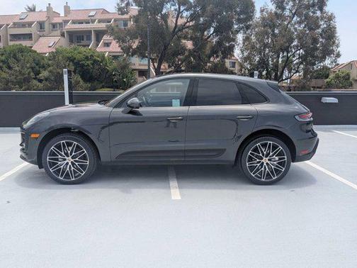 2024 Porsche Macan Base