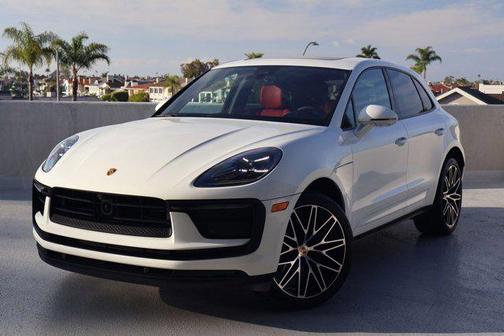 2025 Porsche Macan AWD