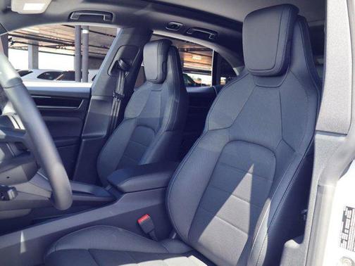 White 2025 Porsche Macan Macan Electric