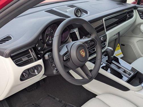 2026 Porsche Macan AWD