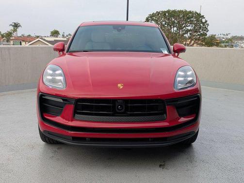 2026 Porsche Macan AWD