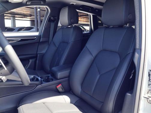 Chalk 2026 Porsche Macan Macan