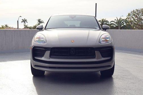 2025 Porsche Macan AWD