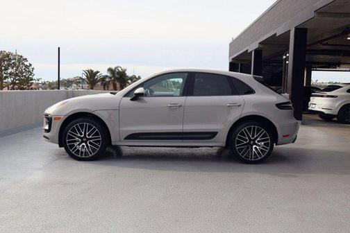 2025 Porsche Macan AWD