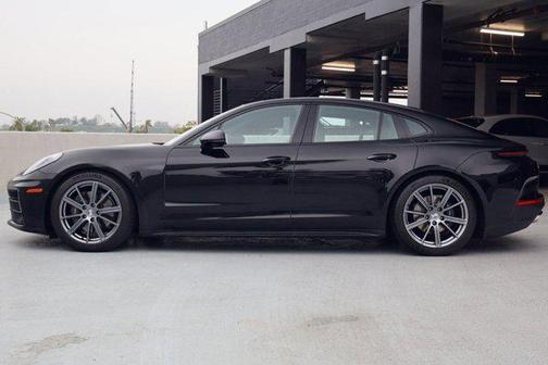 2024 Porsche Panamera 4