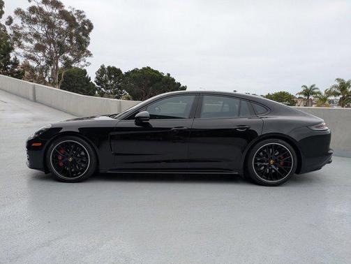 2019 Porsche Panamera GTS