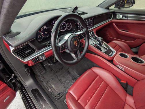 2019 Porsche Panamera GTS
