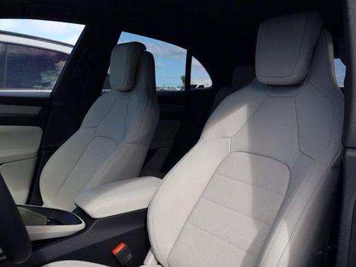 2026 Porsche Macan 4S