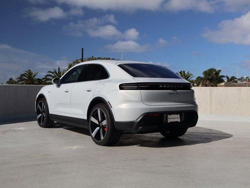 2026 Porsche Macan 4S