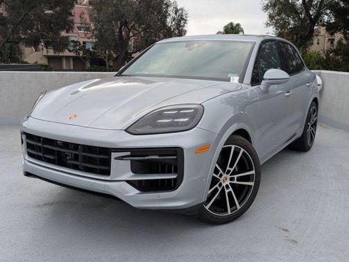 2025 Porsche Cayenne AWD