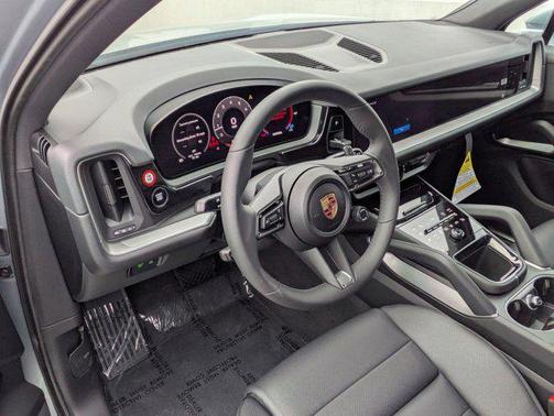 2025 Porsche Cayenne AWD