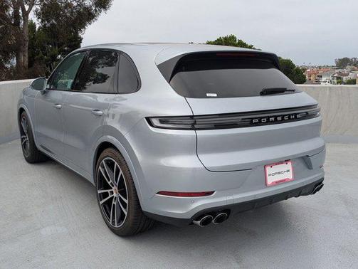 2025 Porsche Cayenne AWD