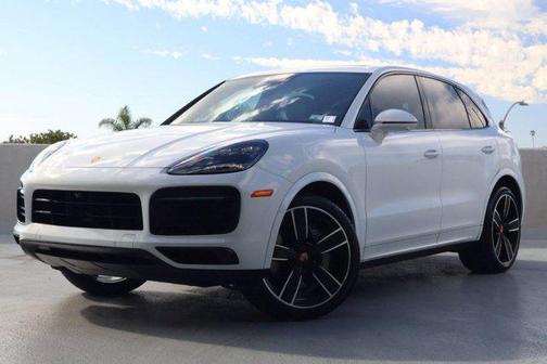 2023 Porsche Cayenne Platinum Edition