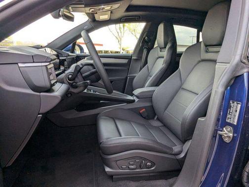 2025 Porsche Macan 4S