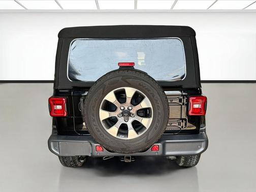 Black Clearcoat 2019 Jeep Wrangler Unlimited Sahara