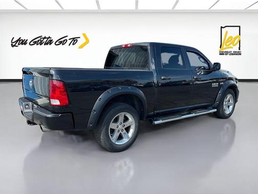 Brilliant Black Crystal Pearlcoat 2016 RAM 1500 Tradesman