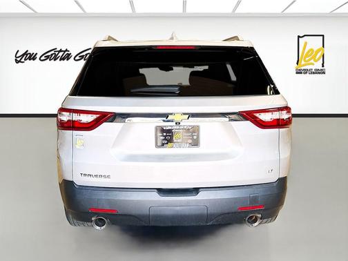 Silver Ice Metallic 2021 Chevrolet Traverse LT Cloth