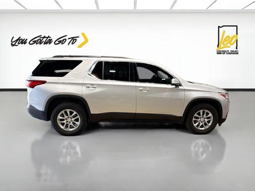 Silver Ice Metallic 2021 Chevrolet Traverse LT Cloth