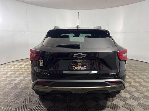 Mosaic Black Metallic 2026 Chevrolet Trax ACTIV