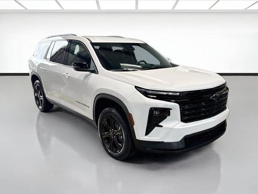 Summit White 2027 Chevrolet Traverse LT
