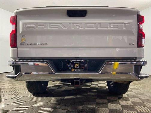 Summit White 2023 Chevrolet Silverado 1500 LT