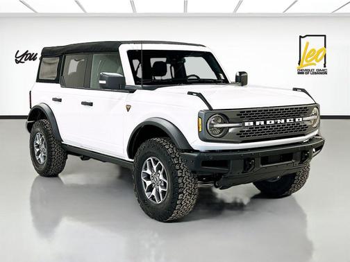 Oxford White 2024 Ford Bronco Badlands