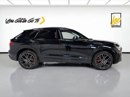 Mythos Black Metallic 2023 Audi Q8 55 Premium Plus
