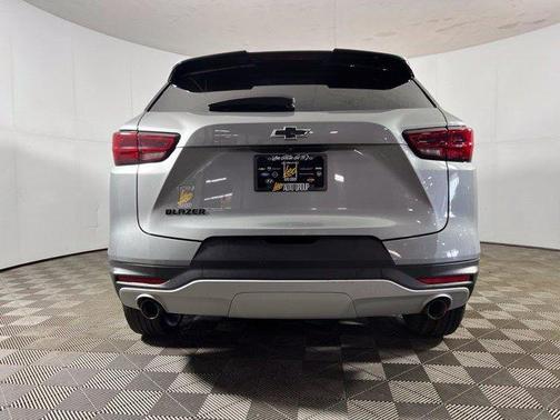 Sterling Gray Metallic 2023 Chevrolet Blazer 3LT