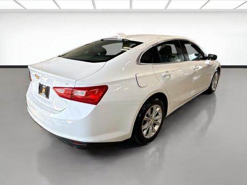 Summit White 2024 Chevrolet Malibu LT