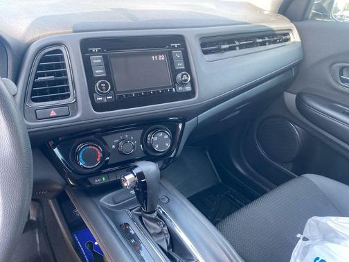 Gray 2022 Honda HR-V LX