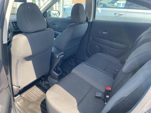 Gray 2022 Honda HR-V LX