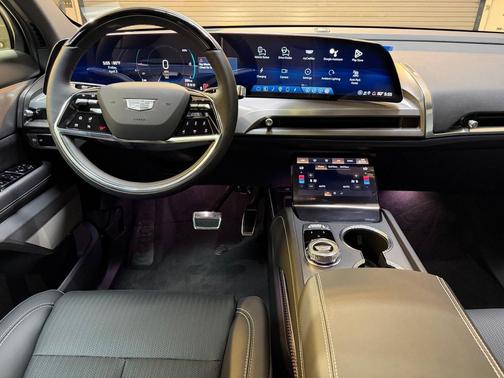 Argent Silver Metallic 2026 Cadillac VISTIQ Sport