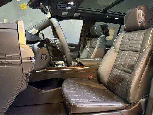 2025 Cadillac Escalade Premium Luxury Platinum