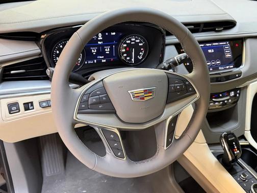 2026 Cadillac XT5 Premium Luxury