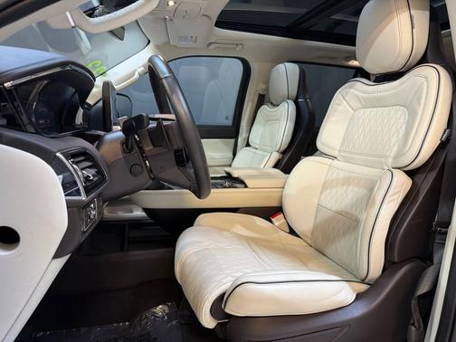 2023 Lincoln Navigator Black Label