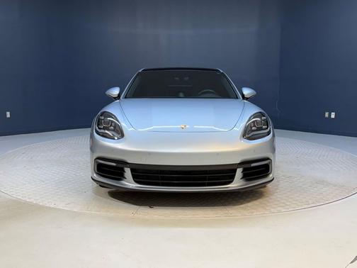 2018 Porsche Panamera 4