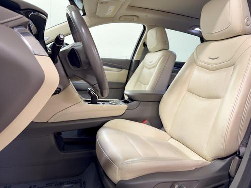 Wilder Metallic 2022 Cadillac XT5 Premium Luxury