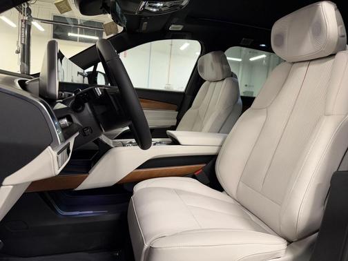 Stellar Black Metallic 2027 Cadillac VISTIQ Sport