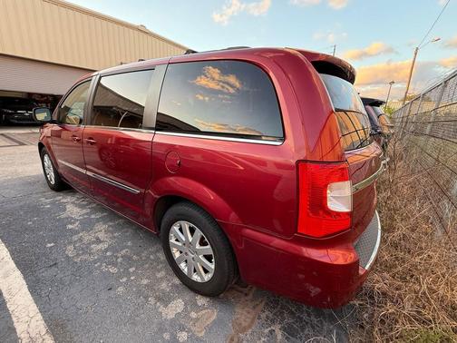 2015 Chrysler Town & Country Touring