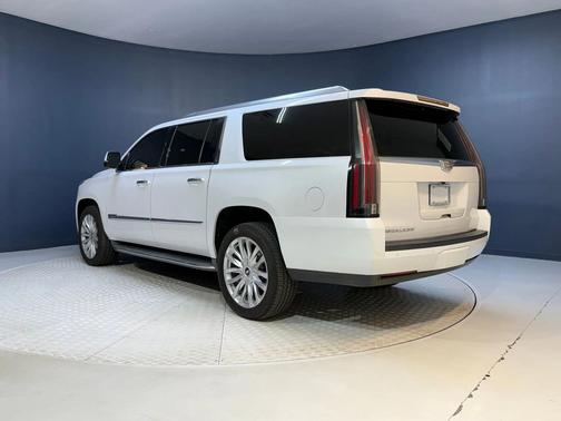 2016 Cadillac Escalade ESV Luxury