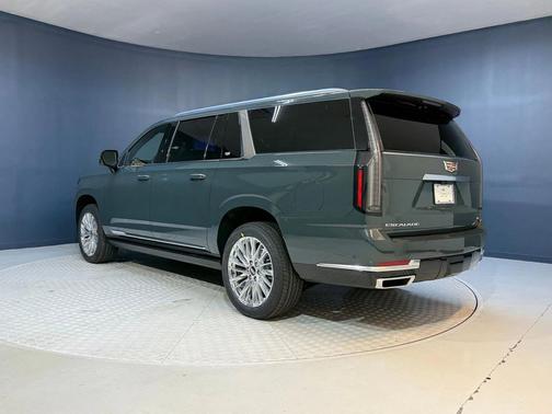 2026 Cadillac Escalade ESV Luxury