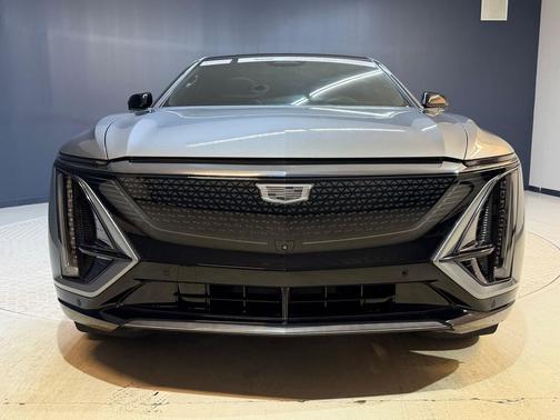 Argent Silver Metallic 2024 Cadillac LYRIQ Sport