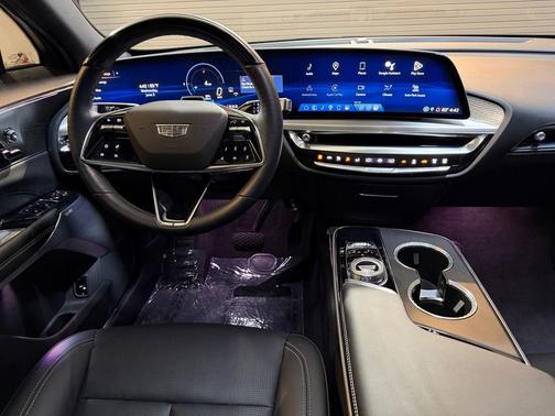 Argent Silver Metallic 2024 Cadillac LYRIQ Sport