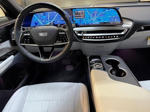 2025 Cadillac LYRIQ Sport