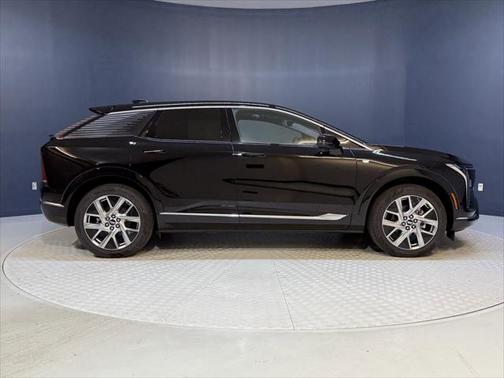 2025 Cadillac OPTIQ Luxury 1 AWD