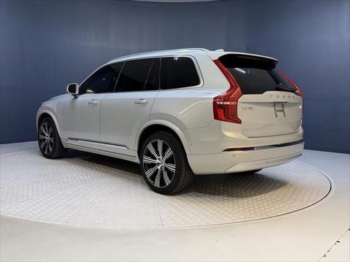 2022 Volvo XC90 Recharge Plug-In Hybrid T8 Inscription 6 Passenger