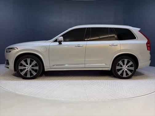 2022 Volvo XC90 Recharge Plug-In Hybrid T8 Inscription 6 Passenger